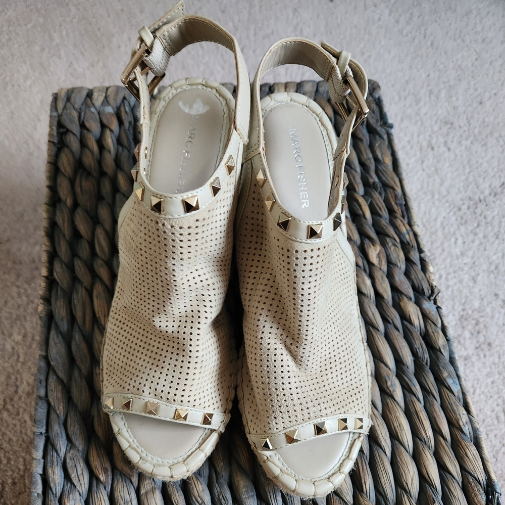 Cute Marc Fisher badge wedges